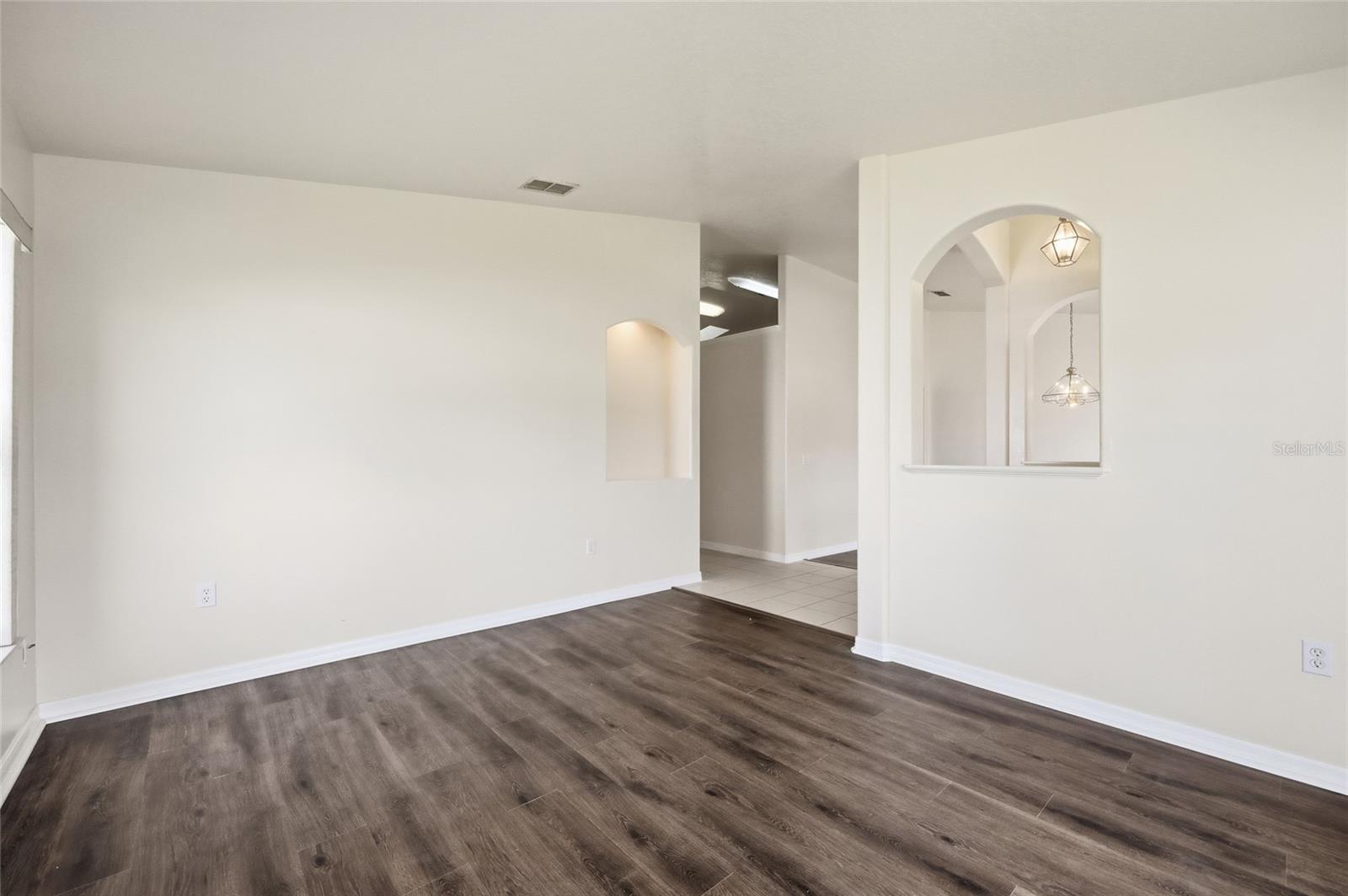 Image 7 of 40 For 917 Alsace Drive