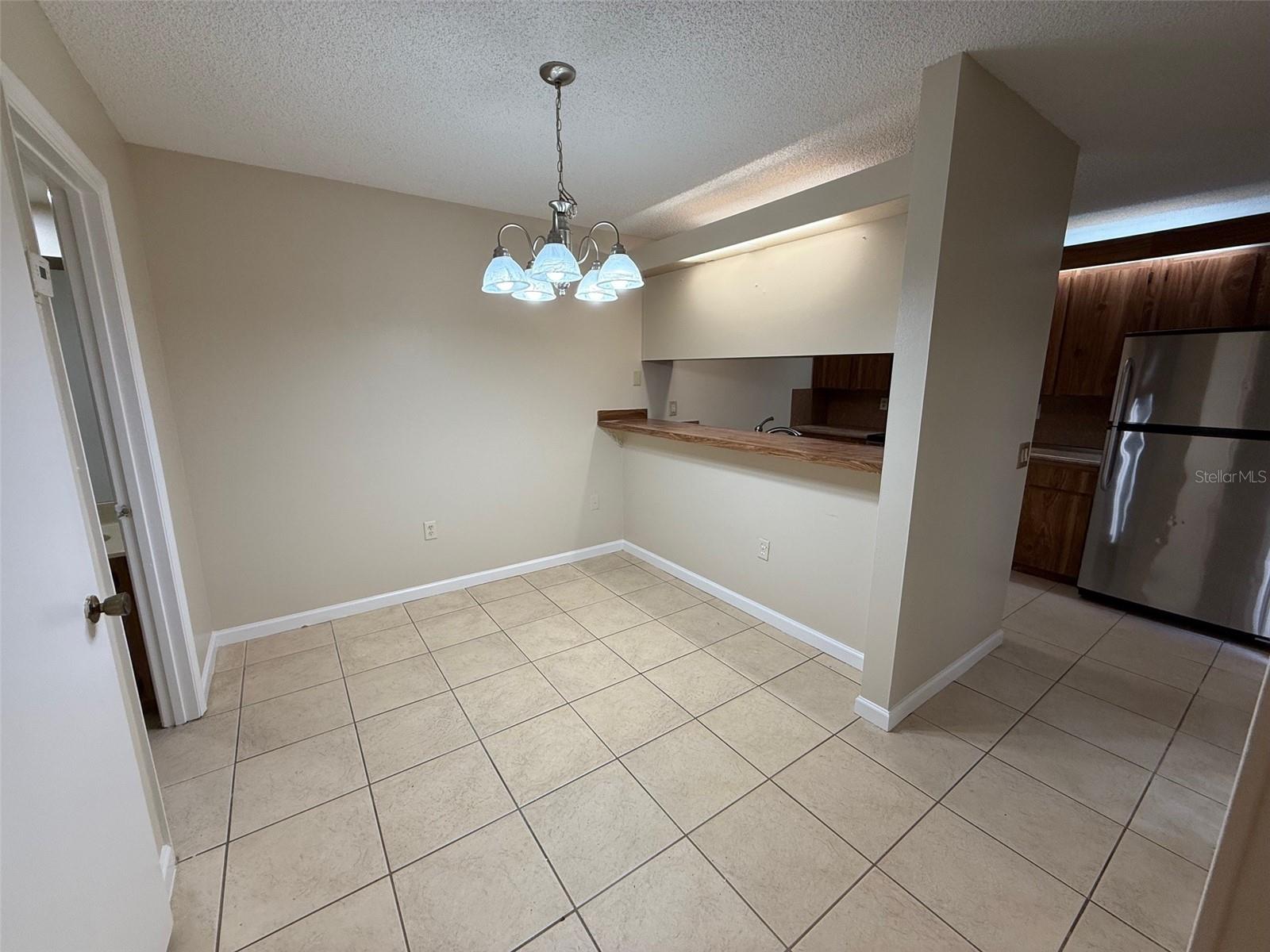 Image 5 of 15 For 5292 Brook Court 211