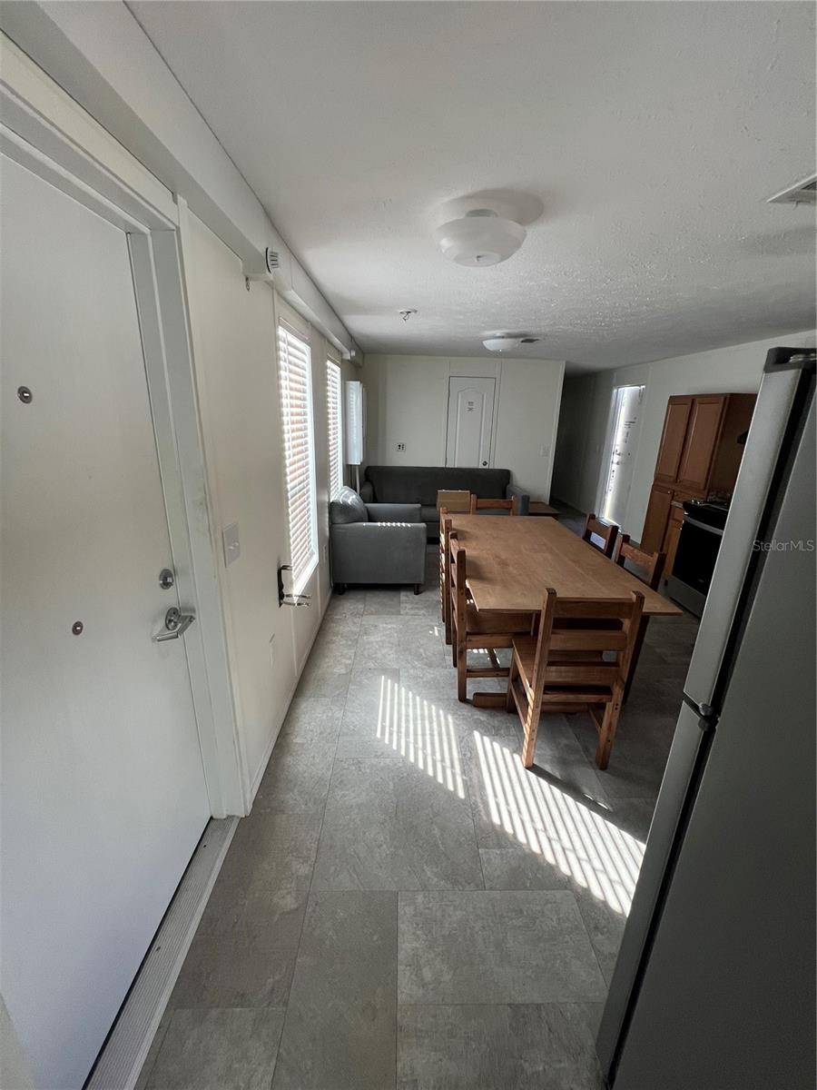 Image 3 of 10 For 231 Carter Street 9