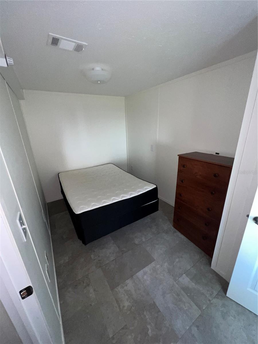 Image 8 of 10 For 231 Carter Street 9