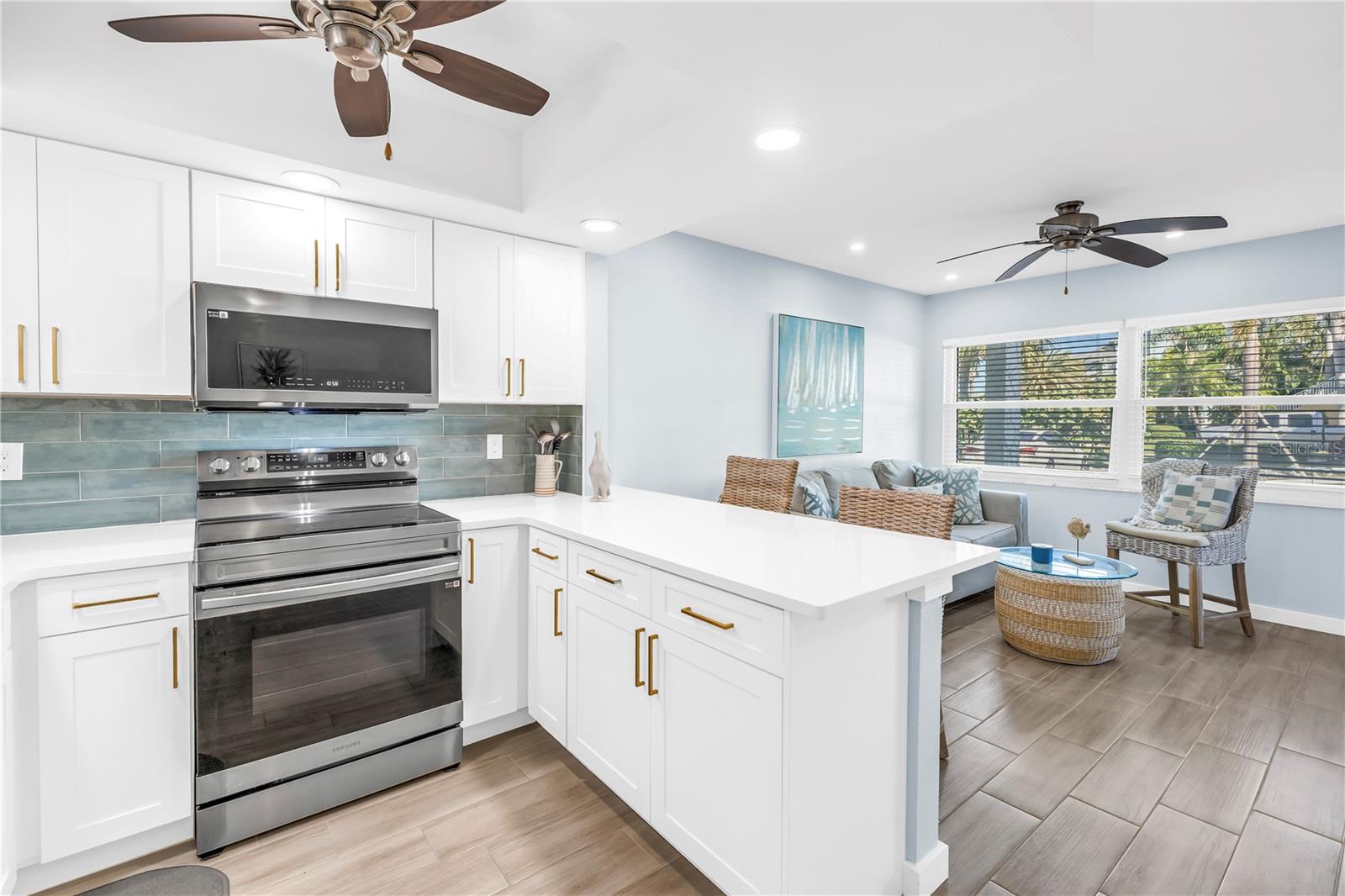 Image 15 of 32 For 8615 Bay Drive 2