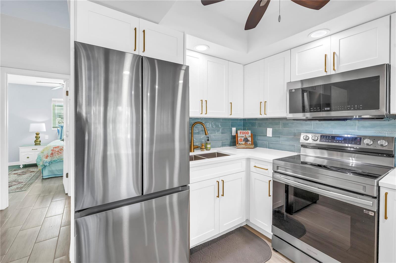 Image 16 of 32 For 8615 Bay Drive 2