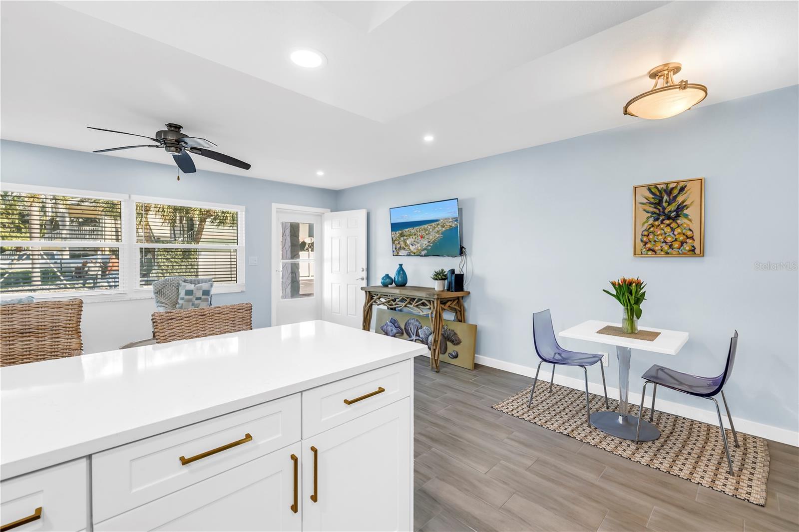 Image 18 of 32 For 8615 Bay Drive 2