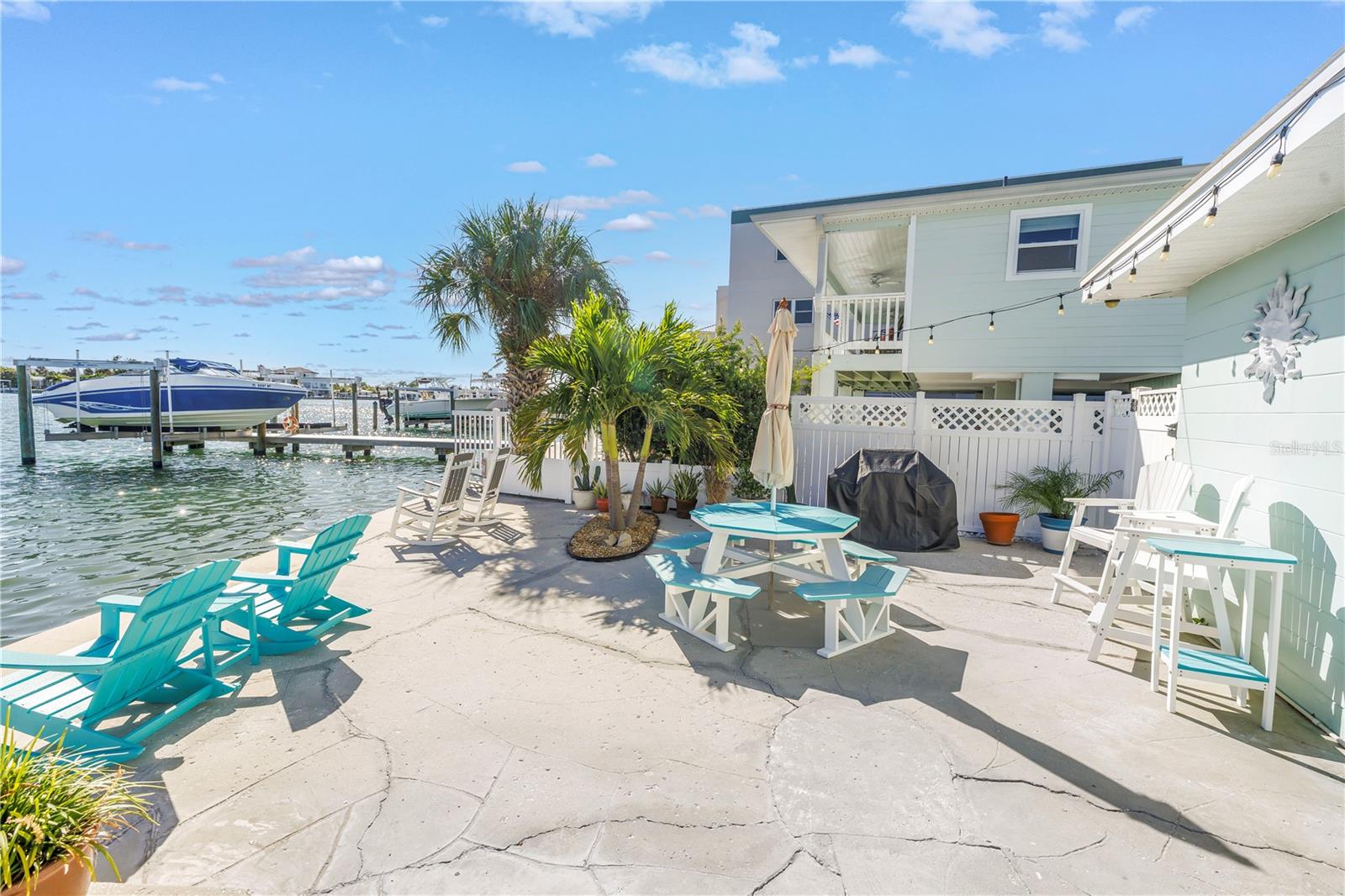 Image 2 of 32 For 8615 Bay Drive 2