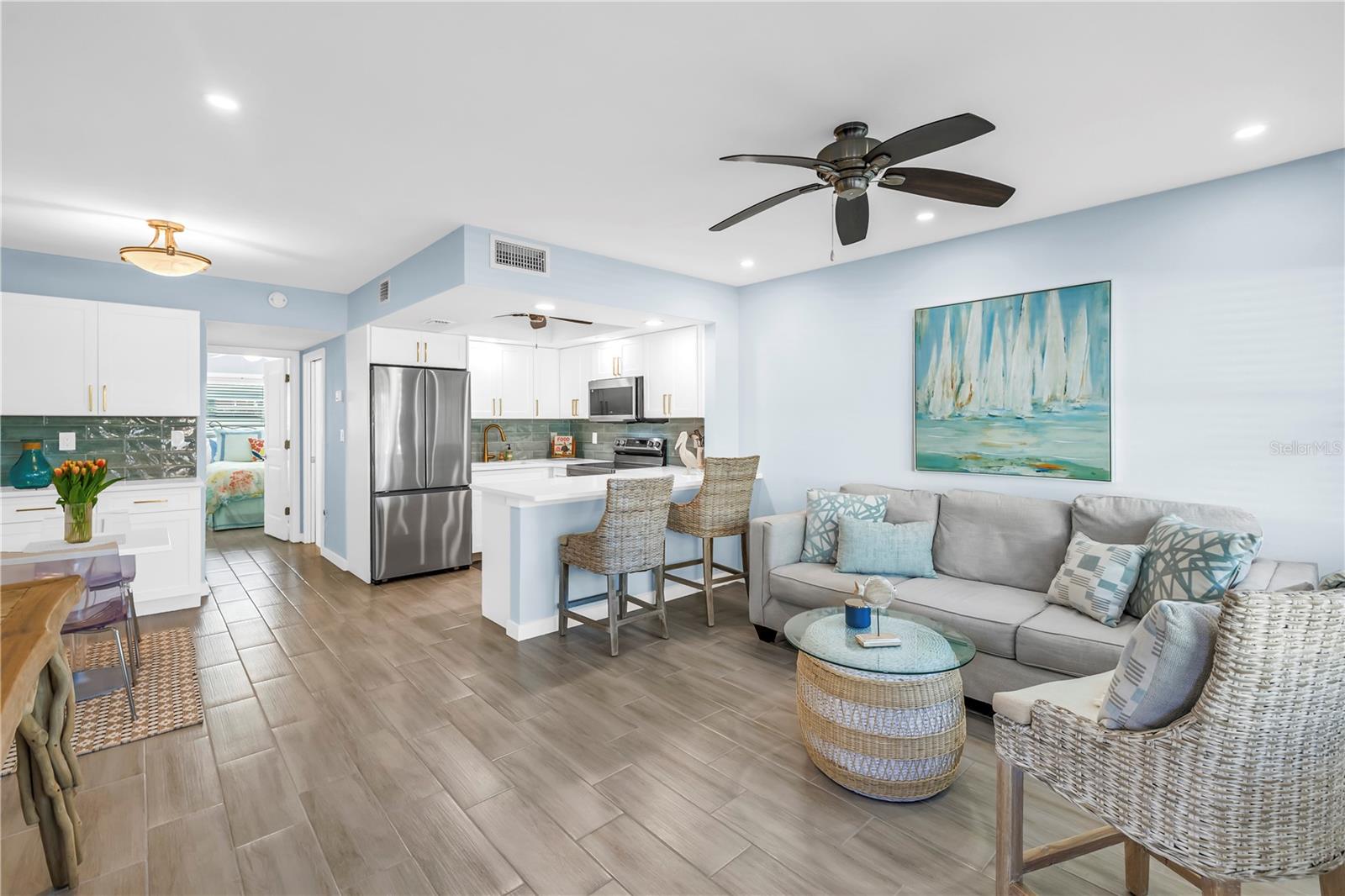 Image 9 of 32 For 8615 Bay Drive 2