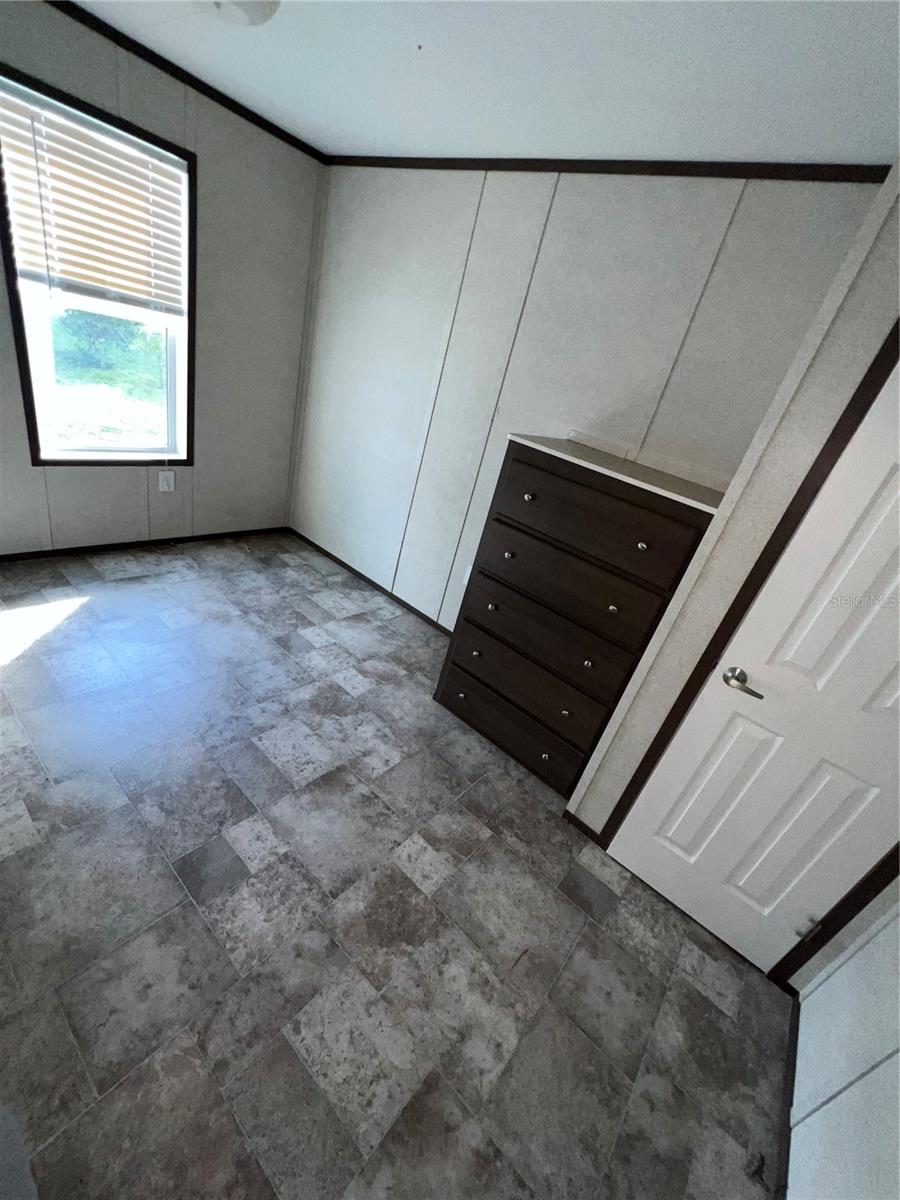 Image 4 of 8 For 231 Carter Street 7