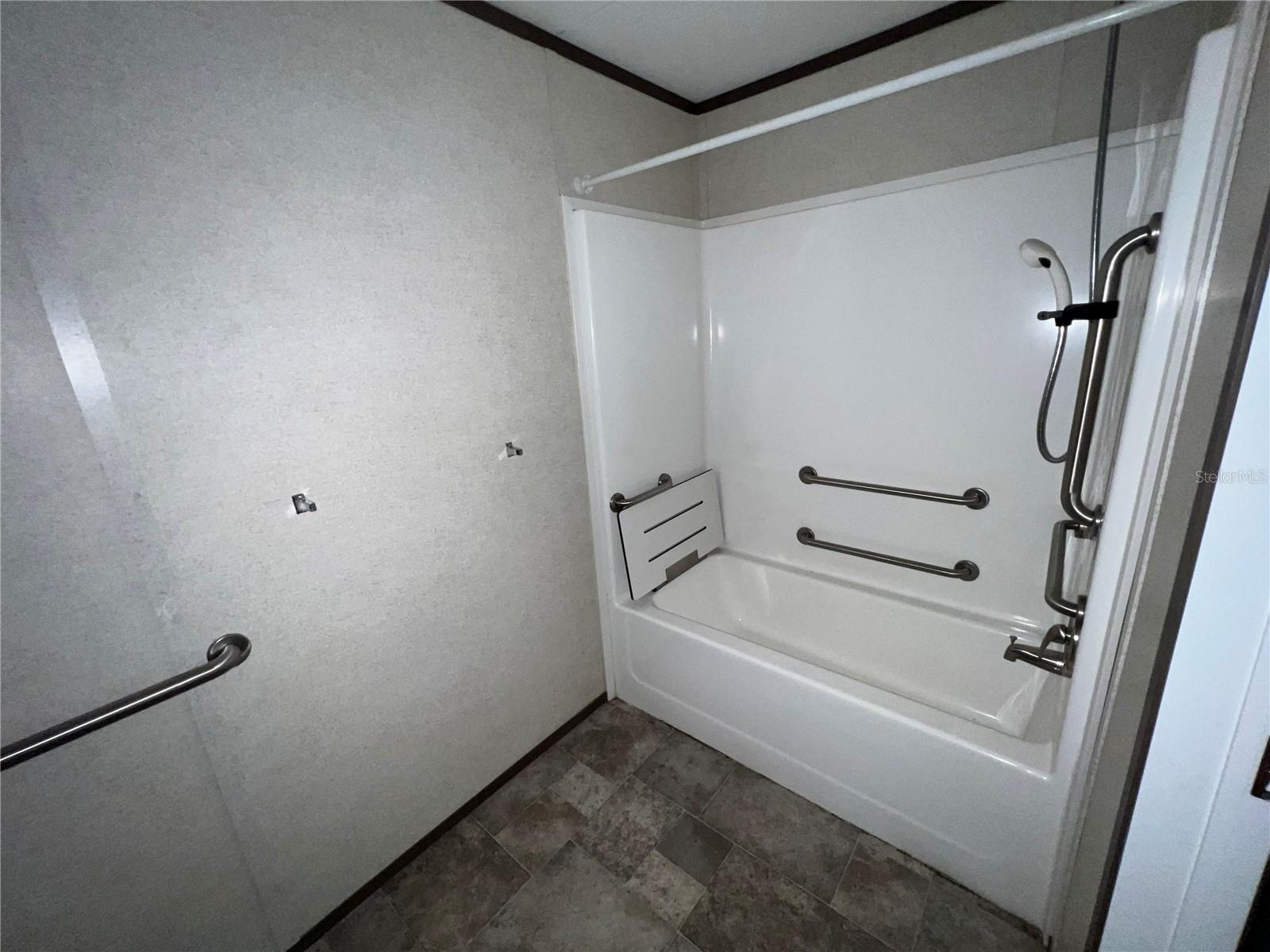 Image 8 of 8 For 231 Carter Street 7