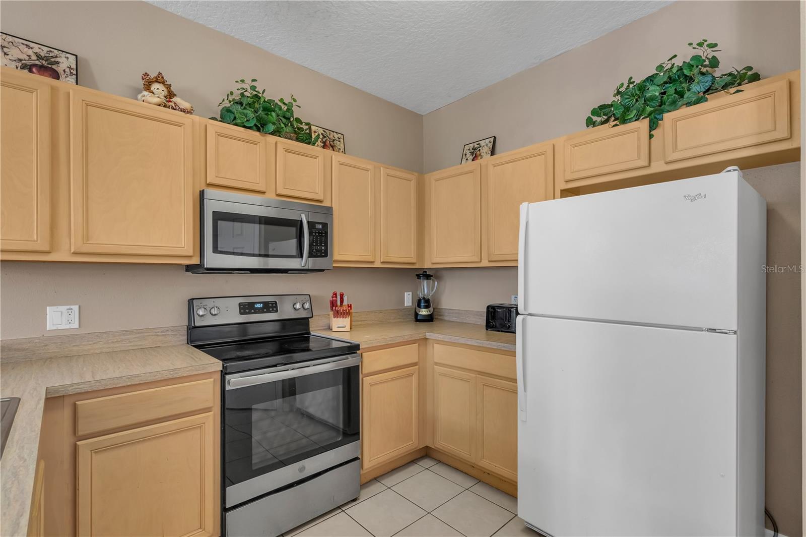 Image 11 of 61 For 708 Eola Way