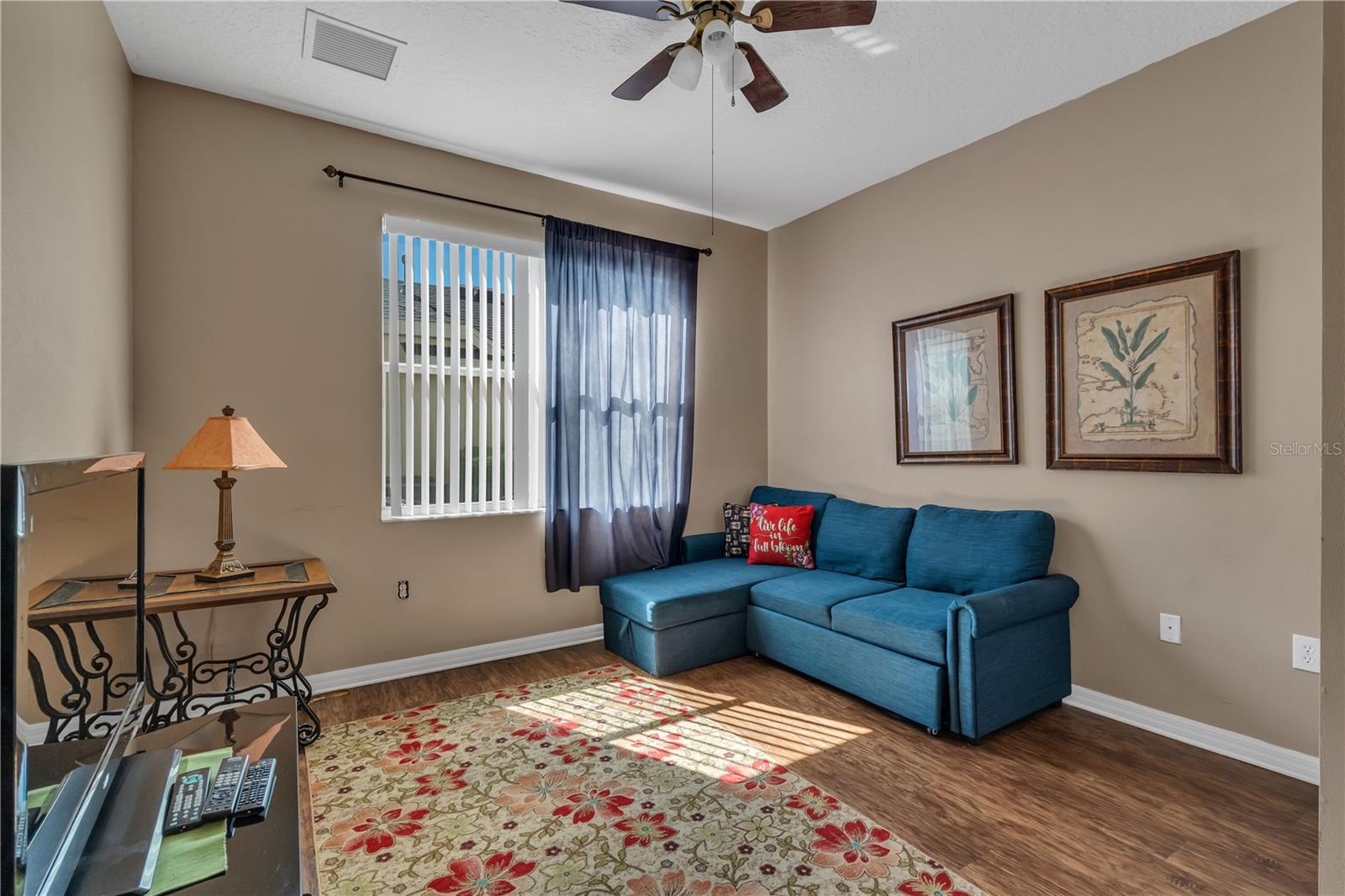 Image 15 of 61 For 708 Eola Way