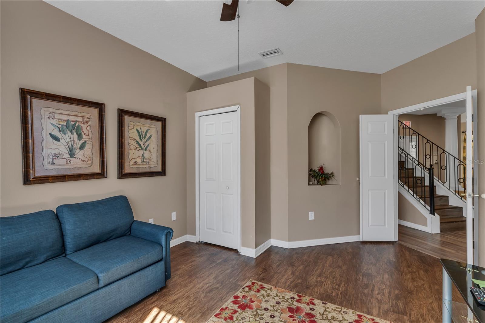 Image 16 of 61 For 708 Eola Way