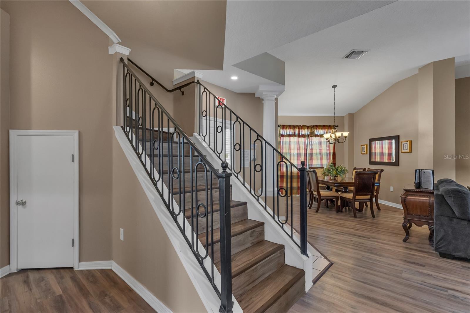 Image 17 of 61 For 708 Eola Way