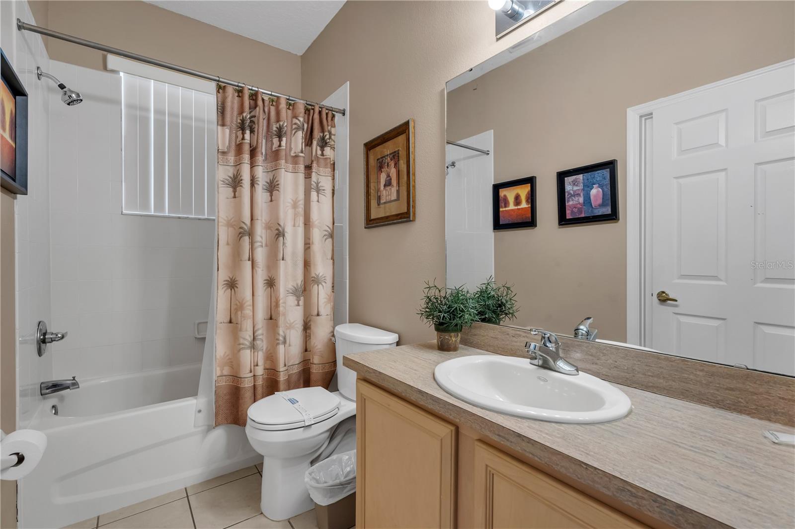 Image 18 of 61 For 708 Eola Way