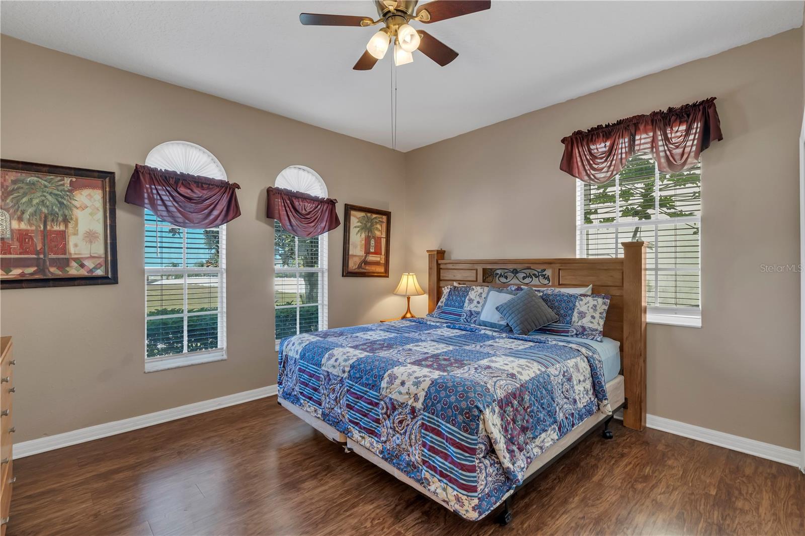 Image 19 of 61 For 708 Eola Way