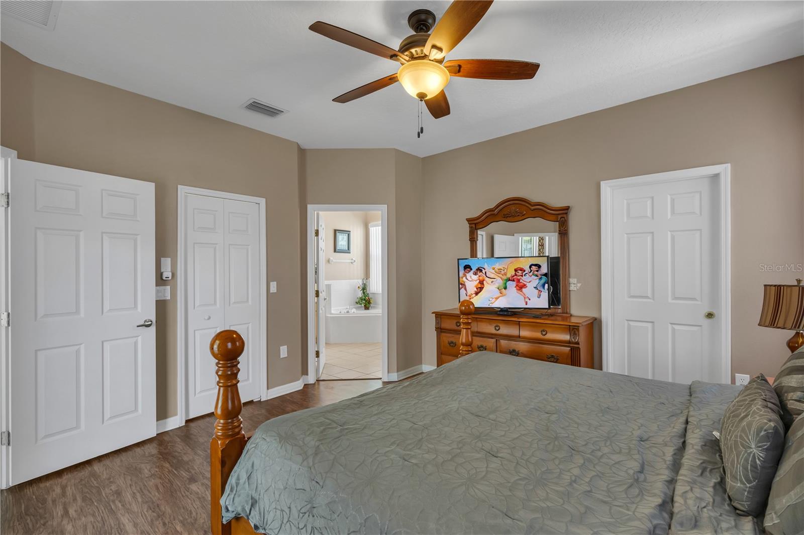 Image 22 of 61 For 708 Eola Way