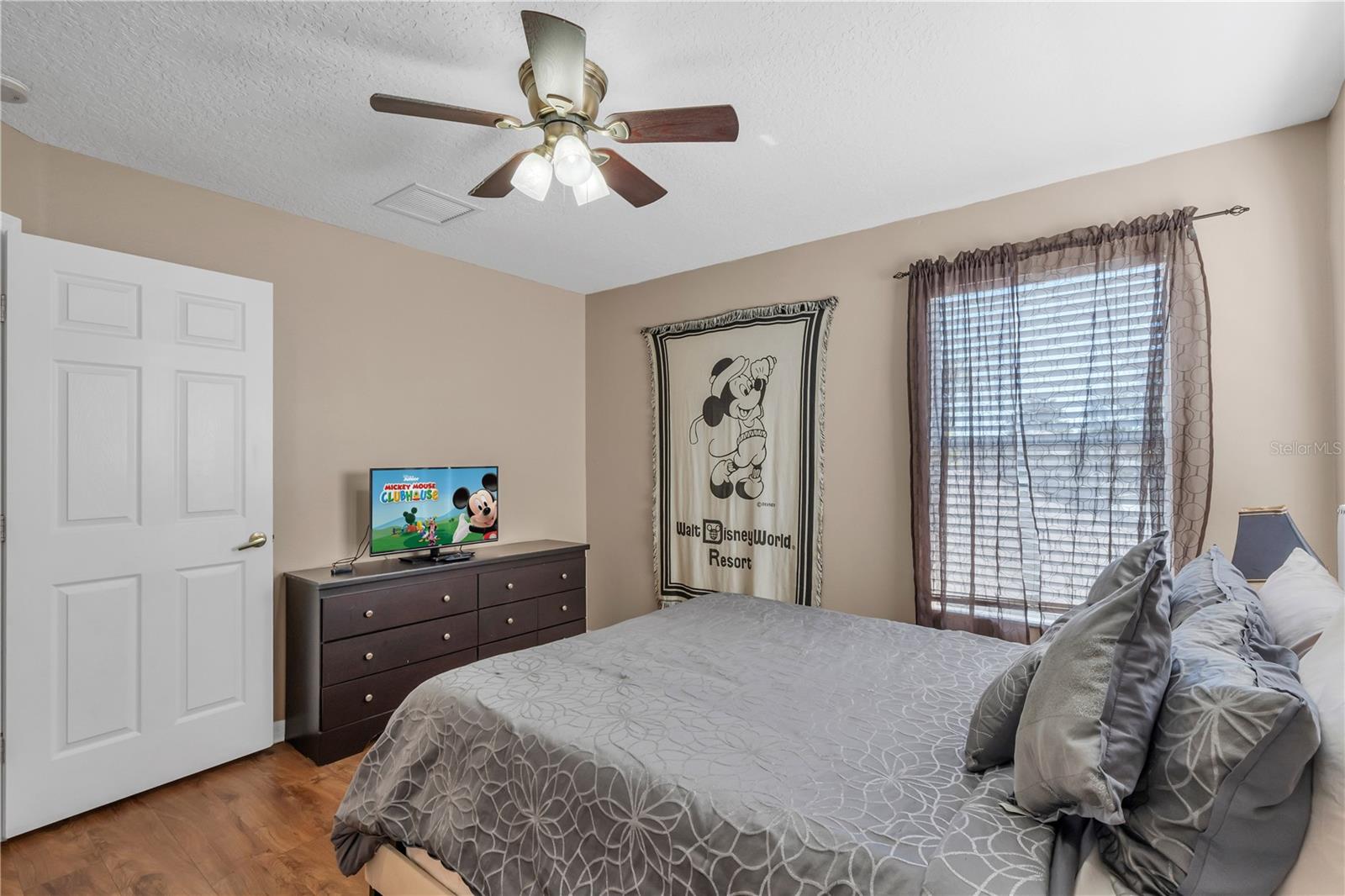 Image 31 of 61 For 708 Eola Way