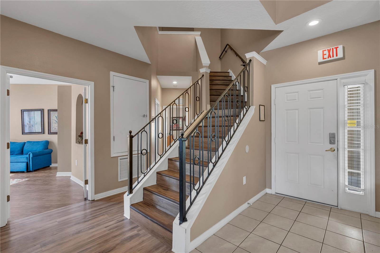 Image 4 of 61 For 708 Eola Way