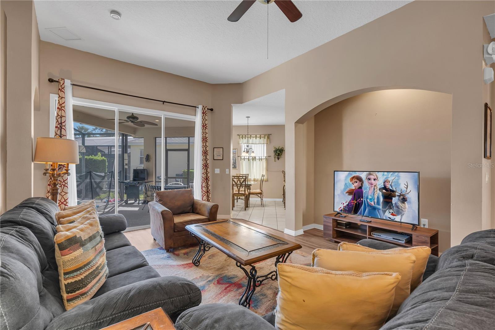 Image 9 of 61 For 708 Eola Way