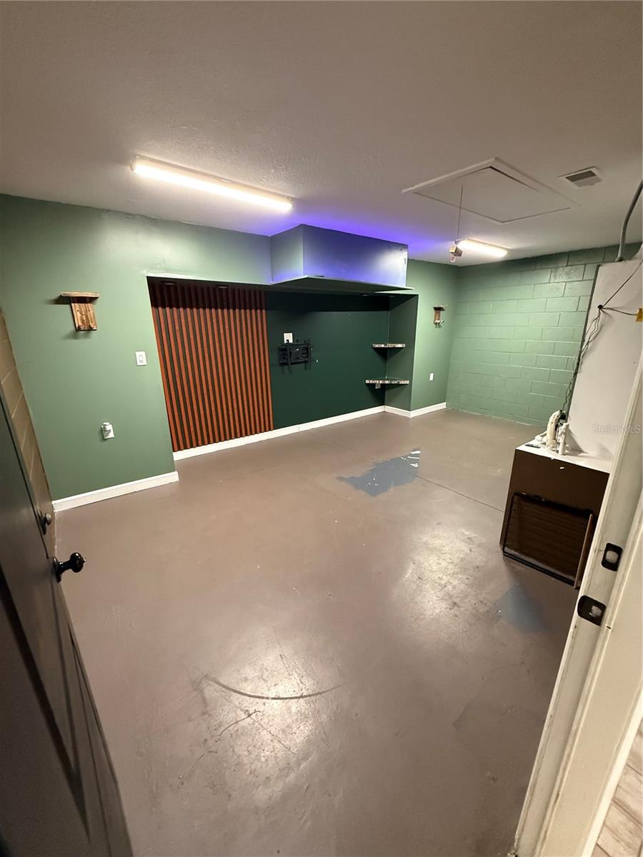 Image 12 of 51 For 2545 El Portal Avenue