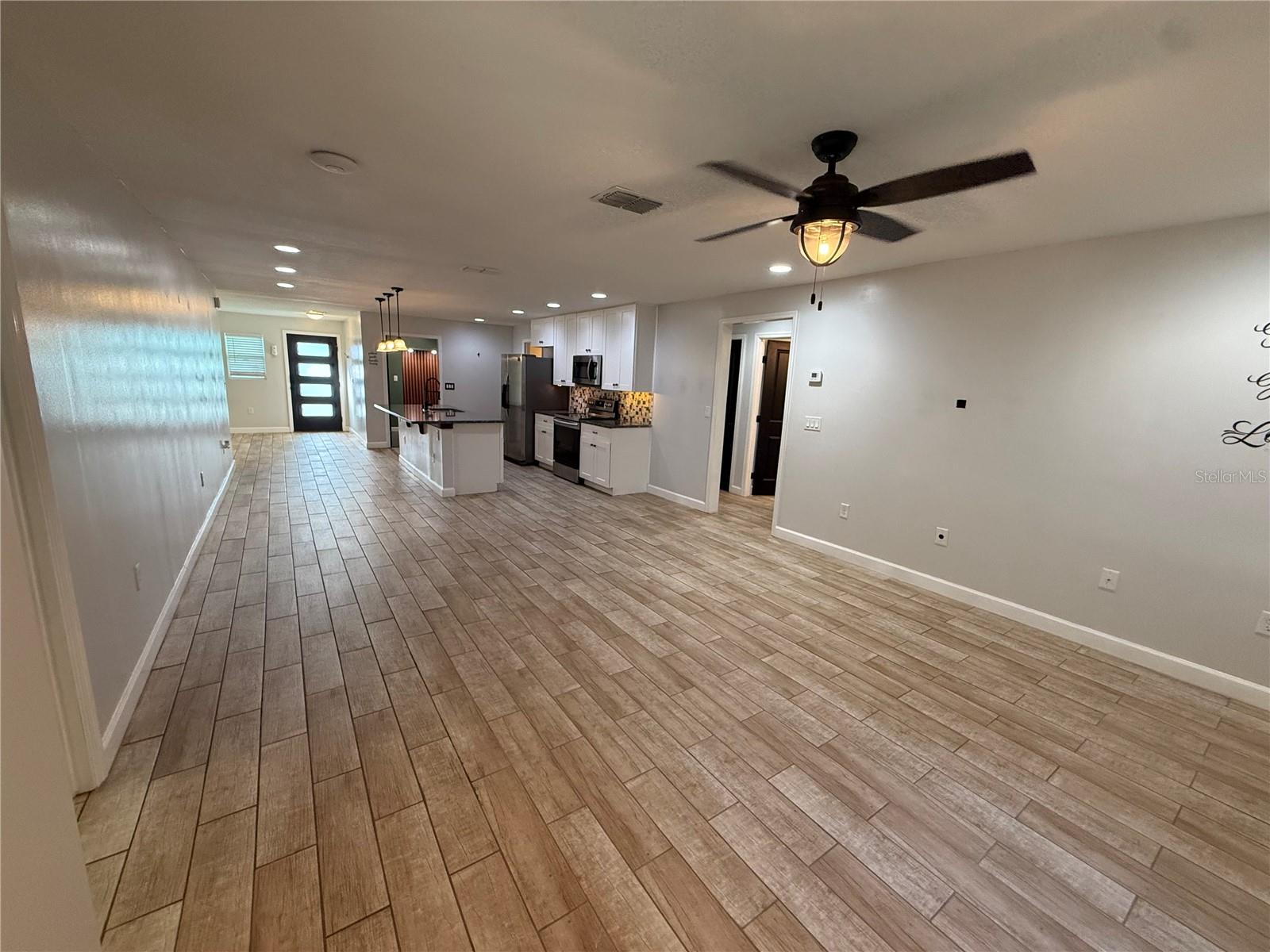 Image 13 of 51 For 2545 El Portal Avenue