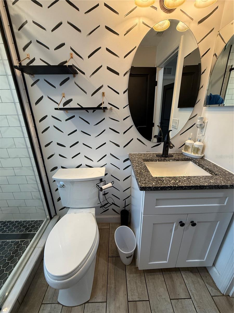 Image 18 of 51 For 2545 El Portal Avenue