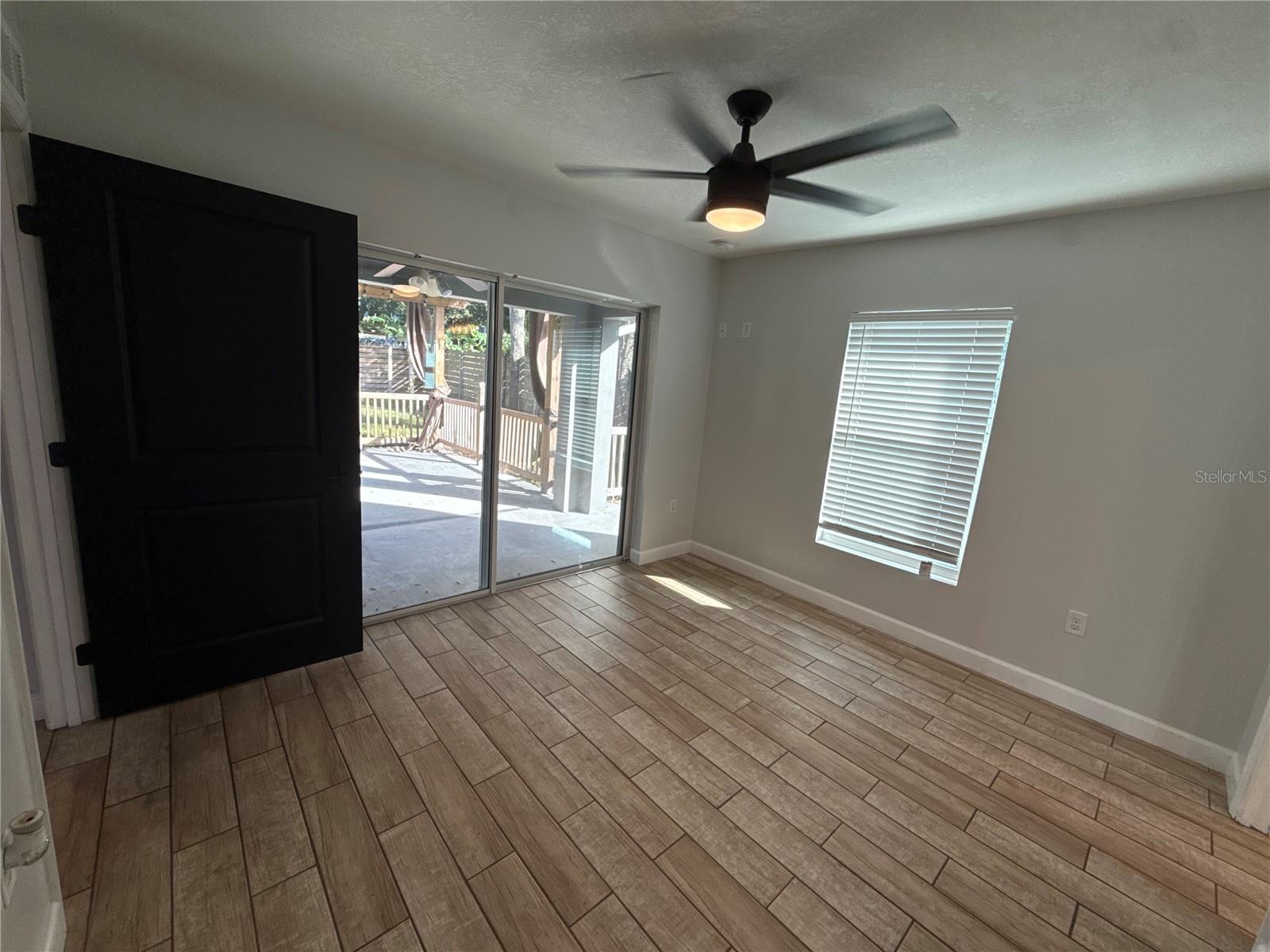 Image 26 of 51 For 2545 El Portal Avenue