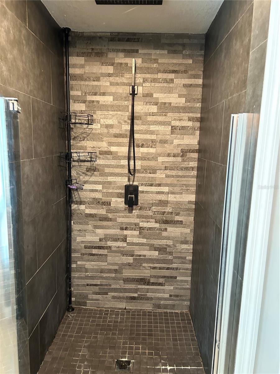 Image 30 of 51 For 2545 El Portal Avenue