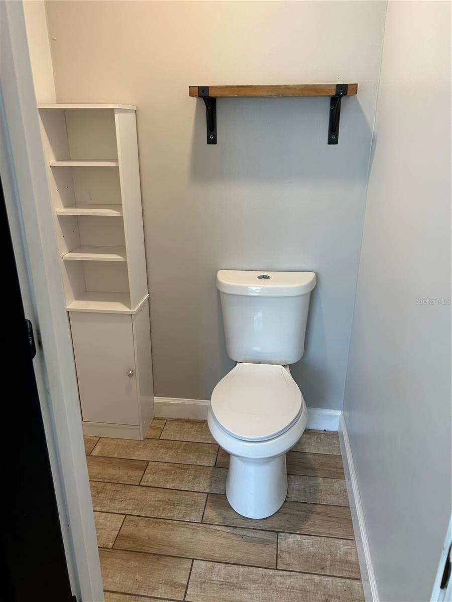 Image 31 of 51 For 2545 El Portal Avenue