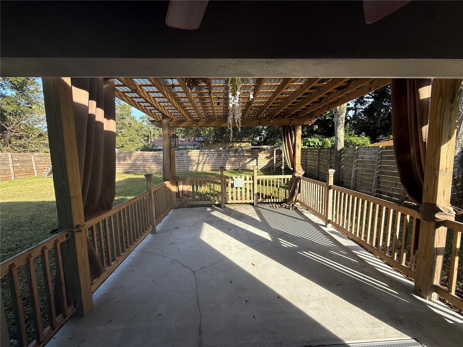 Image 39 of 51 For 2545 El Portal Avenue