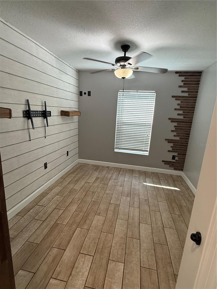 Image 4 of 51 For 2545 El Portal Avenue