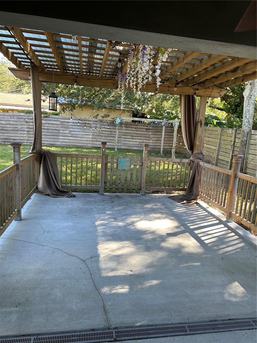 Image 40 of 51 For 2545 El Portal Avenue