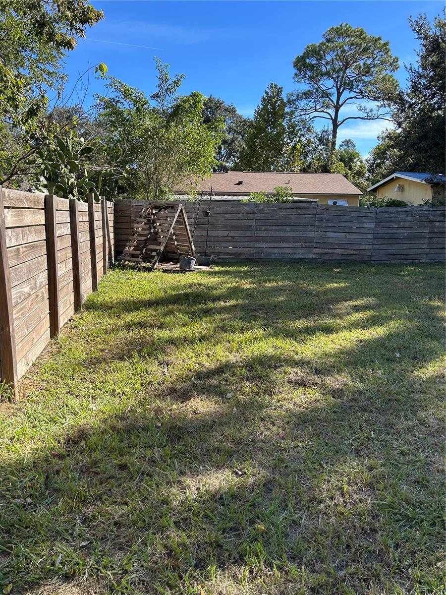 Image 46 of 51 For 2545 El Portal Avenue