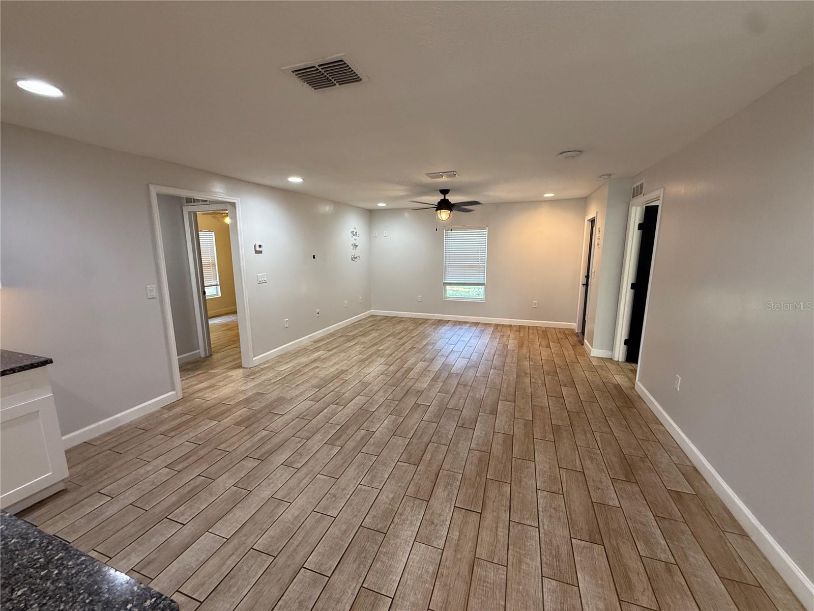 Image 5 of 51 For 2545 El Portal Avenue