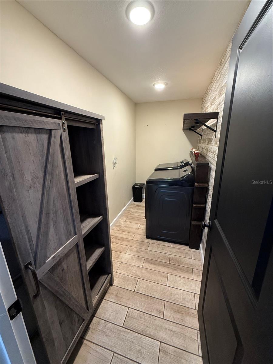 Image 9 of 51 For 2545 El Portal Avenue