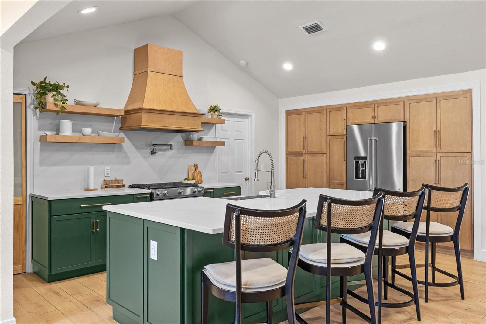 Image 4 of 44 For 963 Glenview Circle