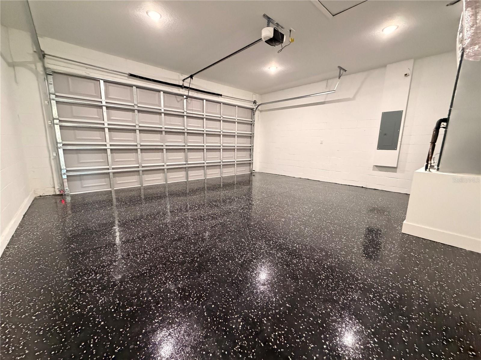 Listing photo id 19 for 3546 Marshal Place