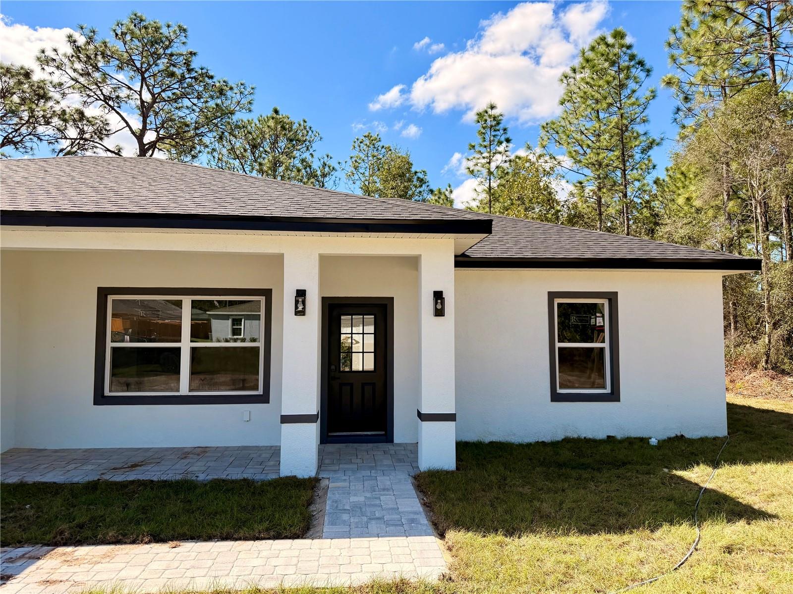 Listing photo id 1 for 3546 Marshal Place