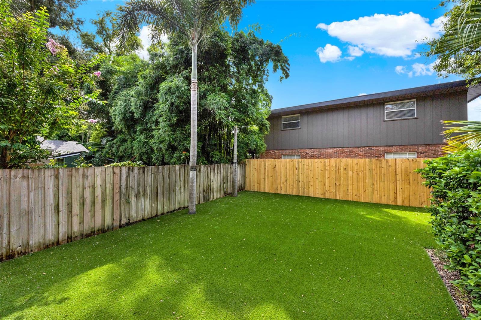 Image 11 of 33 For 1120 Aragon Avenue