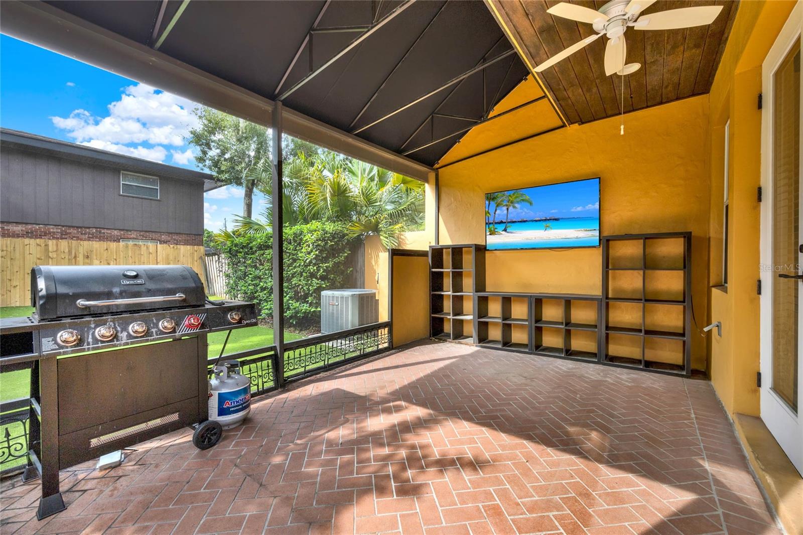 Image 33 of 33 For 1120 Aragon Avenue