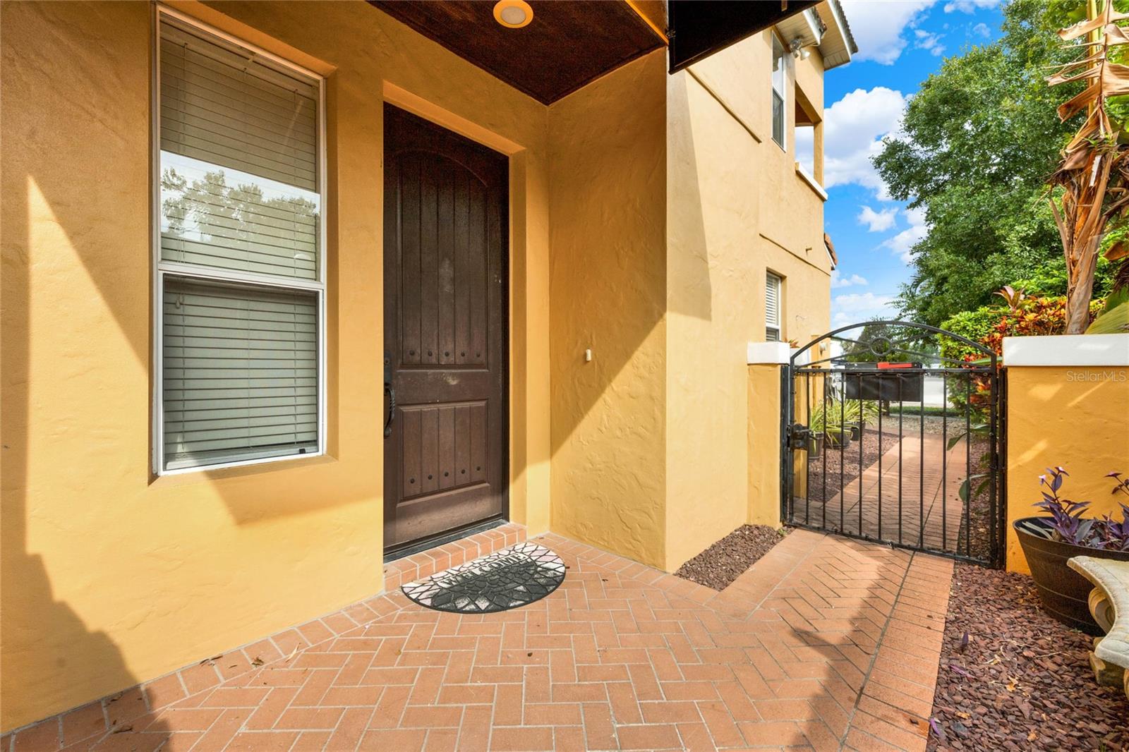 Image 4 of 33 For 1120 Aragon Avenue