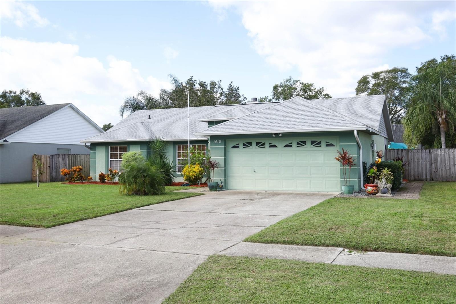 Image 2 of 30 For 1410 Heather Glen Drive