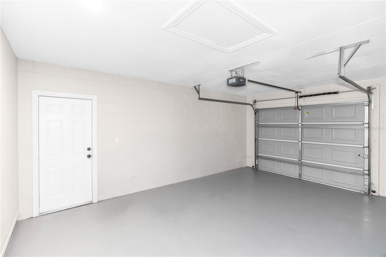 Image 17 of 18 For 652 Moss Drive