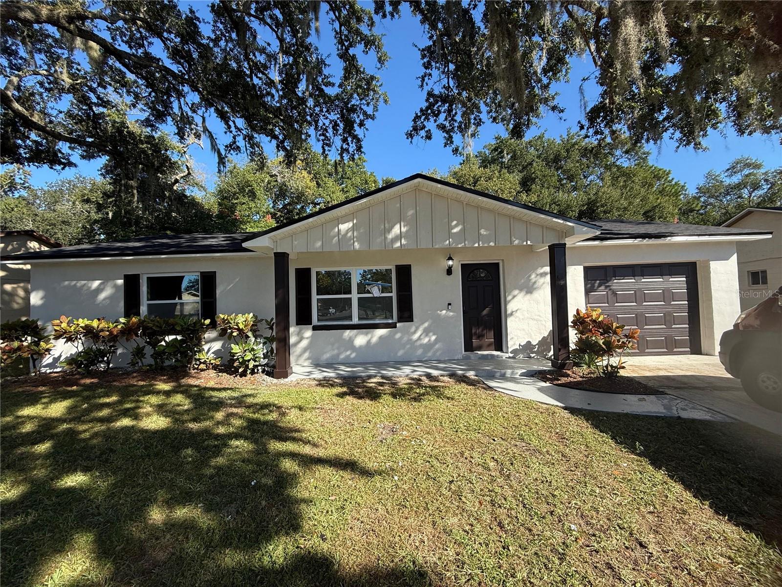 Image 2 of 18 For 652 Moss Drive