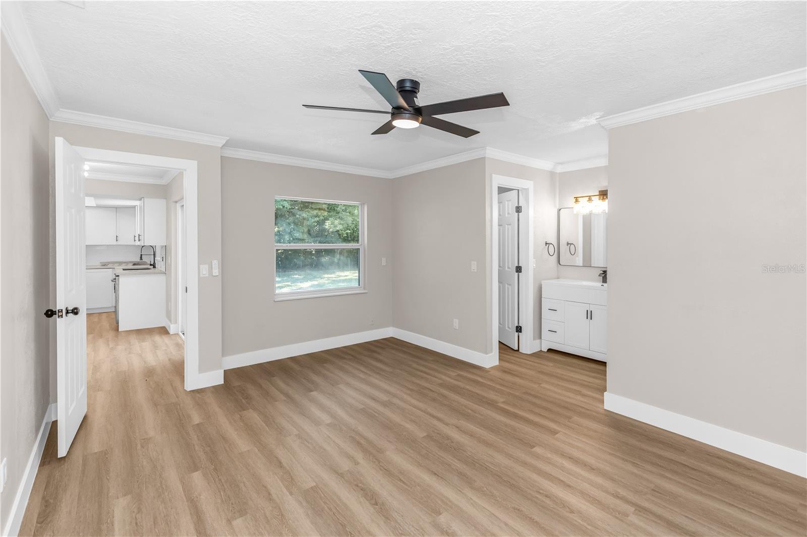 Image 9 of 18 For 652 Moss Drive