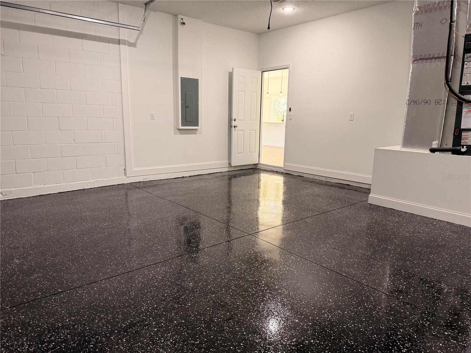 Listing photo id 20 for 9575 Langdon Road