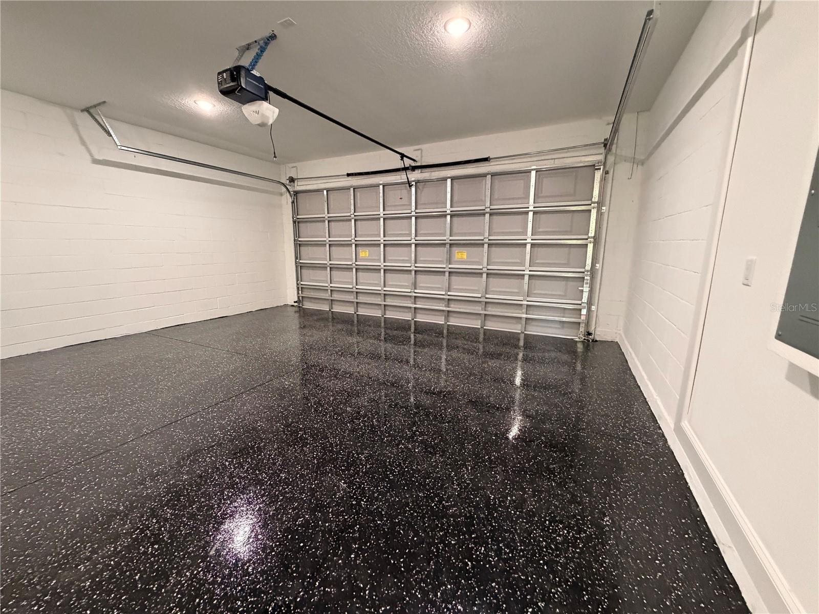 Listing photo id 21 for 9575 Langdon Road