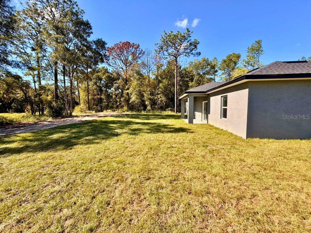 Listing photo id 27 for 9575 Langdon Road