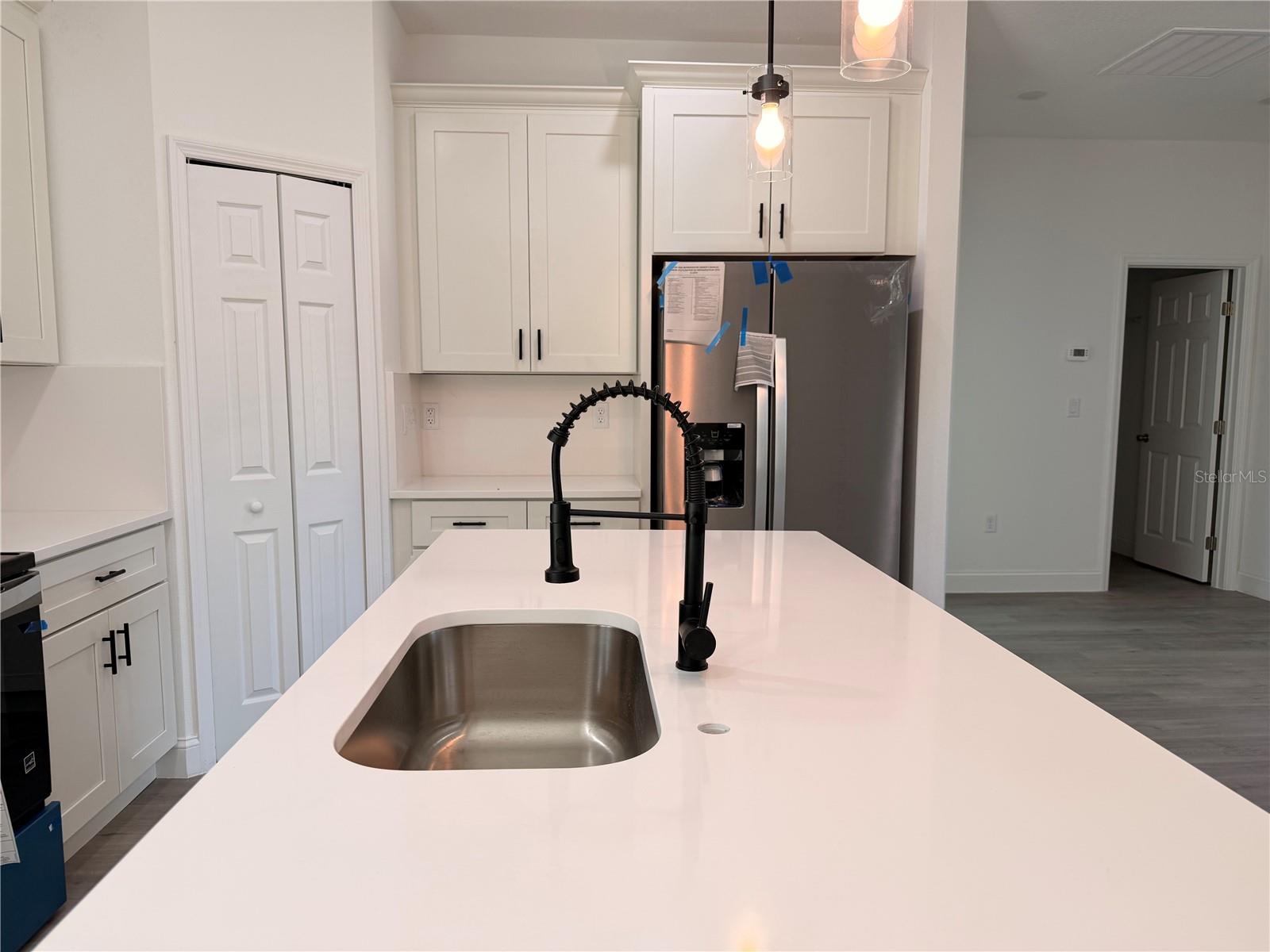 Listing photo id 4 for 9575 Langdon Road