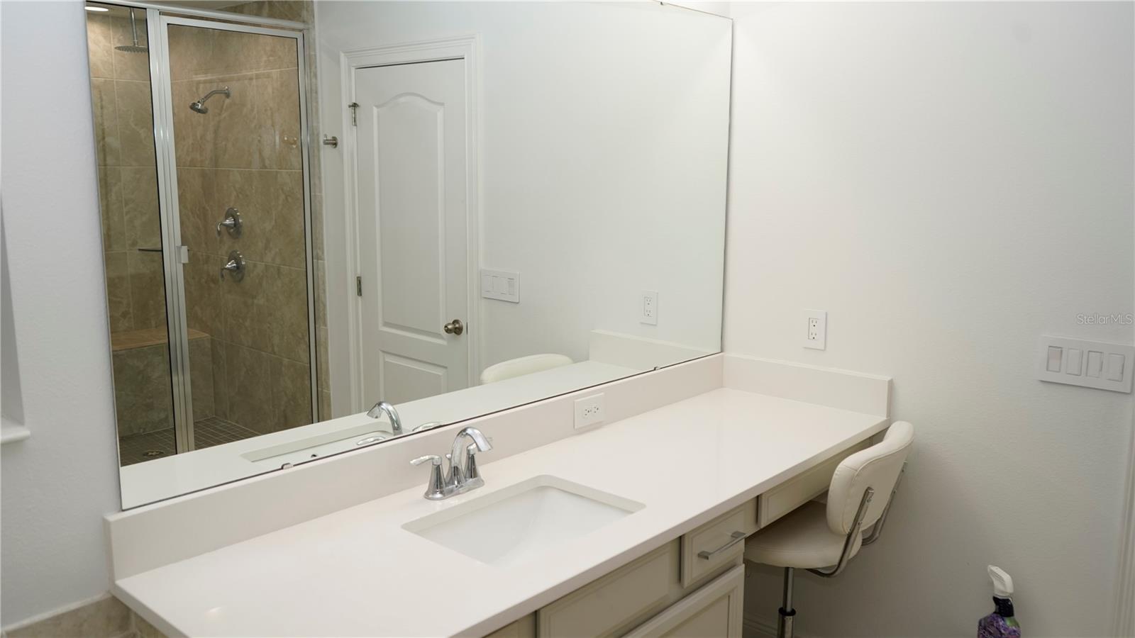 Image 20 of 27 For 771 Boxelder Avenue