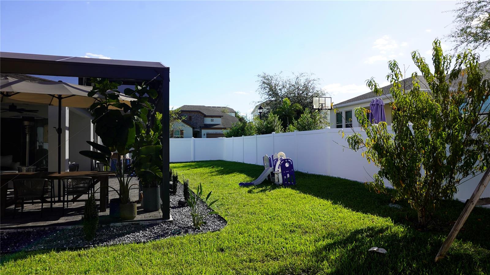 Image 22 of 27 For 771 Boxelder Avenue