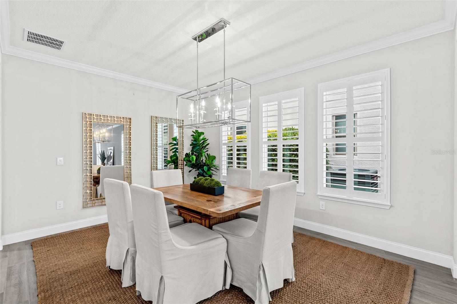 Listing photo id 8 for 10739 Bonne Chance Drive